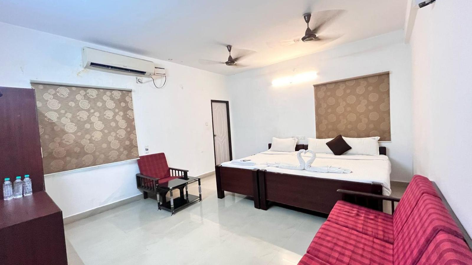 Comfort Park Inn Chennai Exterior foto